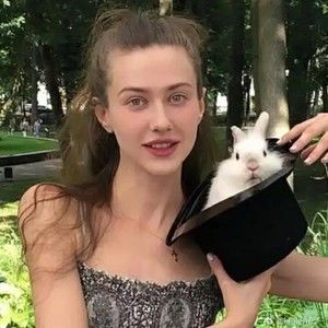 Meet your Posher, Earl